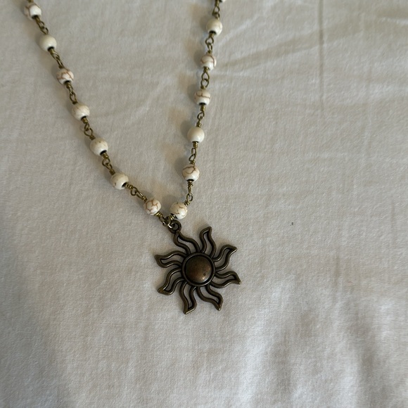 🌞 Sun Beaded Necklace 🌞 - Picture 2 of 4
